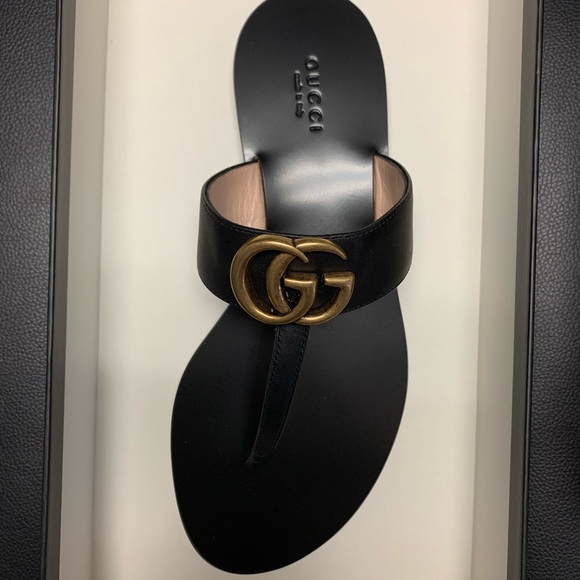 **SOLD** Gucci Leather Thong Sandal with Double G - Picture 7 of 12